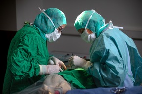 Neue &Ouml;ffnungszeiten und franz&ouml;sischsprachige Expertise im AniCura Kleintierzentrum L&ouml;rrach